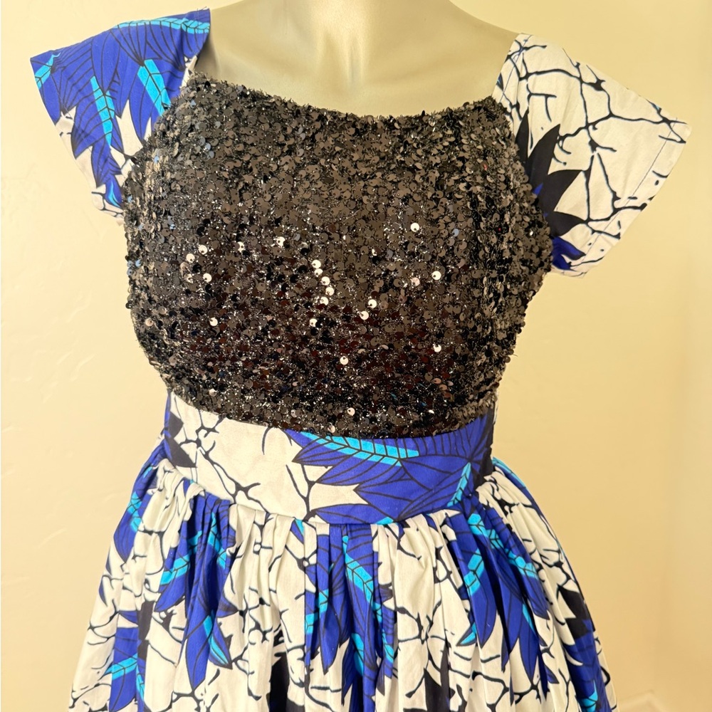 Custom Sequin Black Bodice and‎ Blue Leaf Knee Length Print Dress